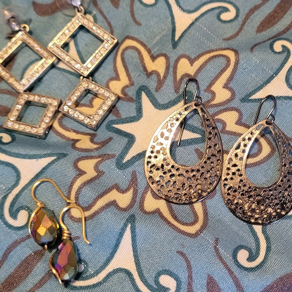 Like NEW! 3 Pairs of Stylish Earrings